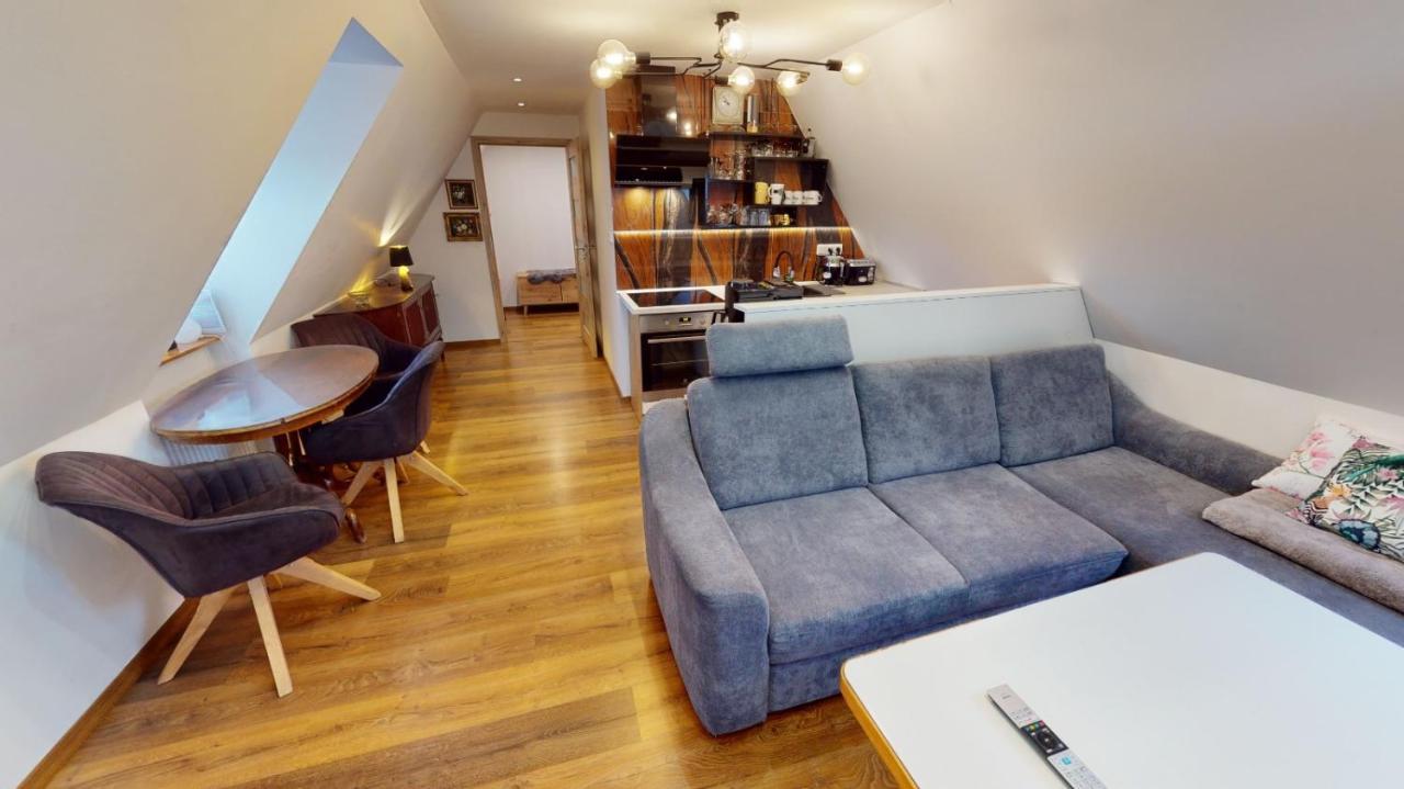קרלובי וארי Apartman Atelier Vary V Nove Zrekonstruovanem Dome מראה חיצוני תמונה